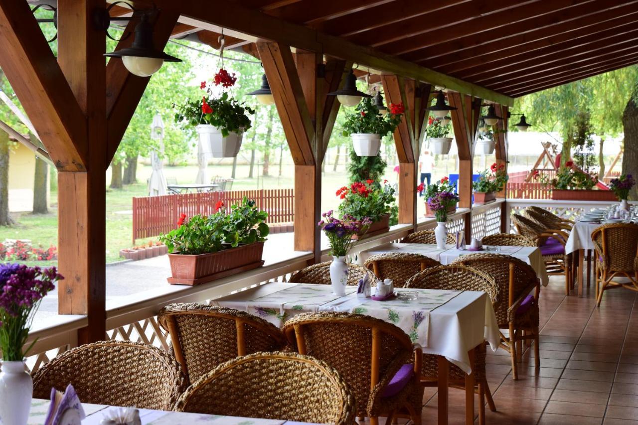 Hotel Bibic Es Tueskevar Etterem Es Horgaszto Nyiregyhaza Exterior photo
