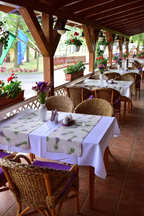 Hotel Bibic Es Tueskevar Etterem Es Horgaszto Nyiregyhaza Exterior photo